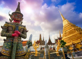 The Cultural Mix of Bangkok: A Glimpse