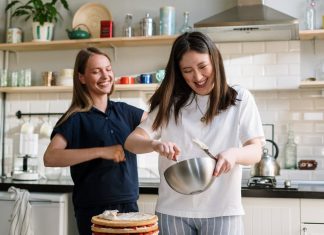 How do beginners learn to cook?