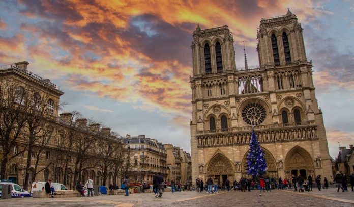 Top Must-have Experiences in Paris