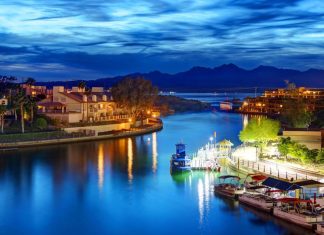 The Most Beautiful Lakeside Towns and Villages in the U.S